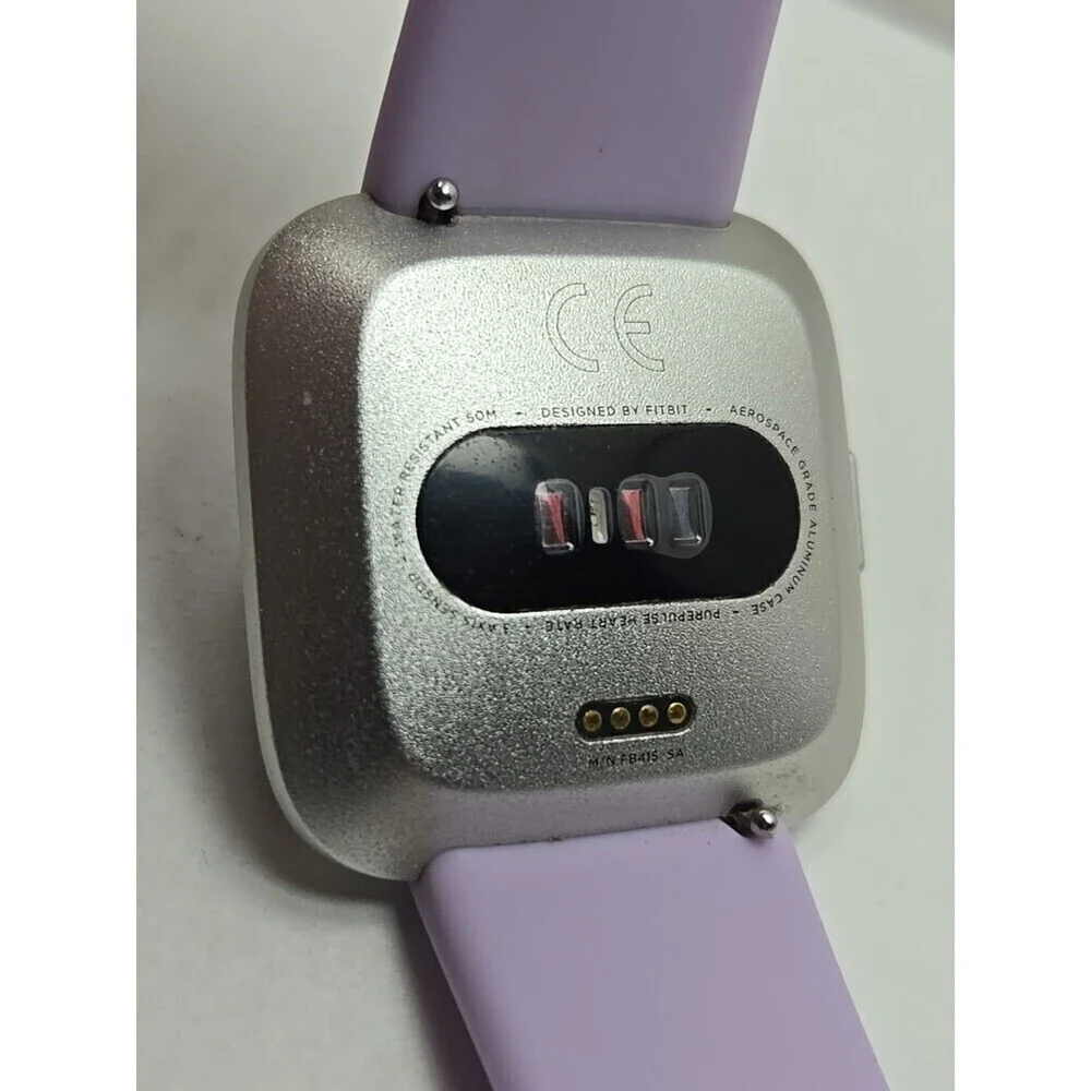 Fitbit Versa Lite Smartwatch Activity Tracker Heart Rate GPS Silver No Charger